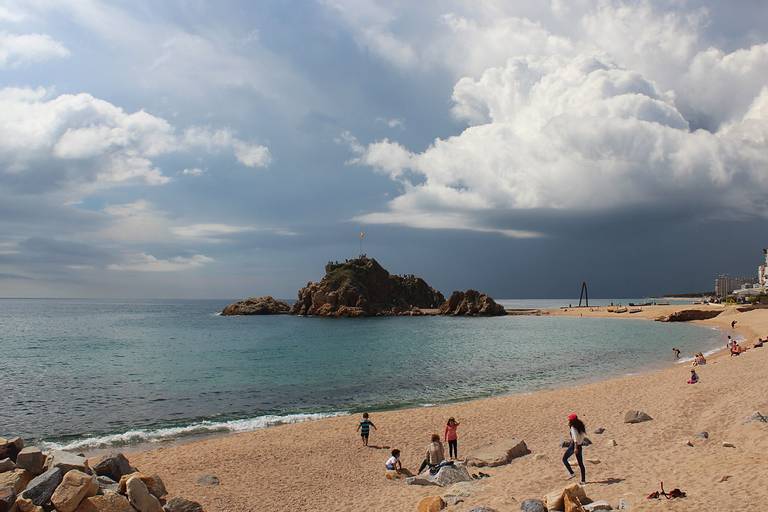 platja-de-blanes-blanes-catalonia beach