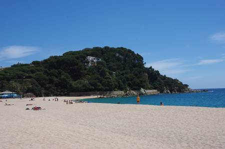 platja-de-fenals-lloret-de-mar-catalonia beach