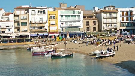 platja-de-les-barques-l'escala-catalonia beach
