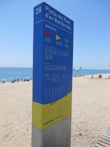 platja-del-pont-d'en-botifarreta-badalona-catalonia beach