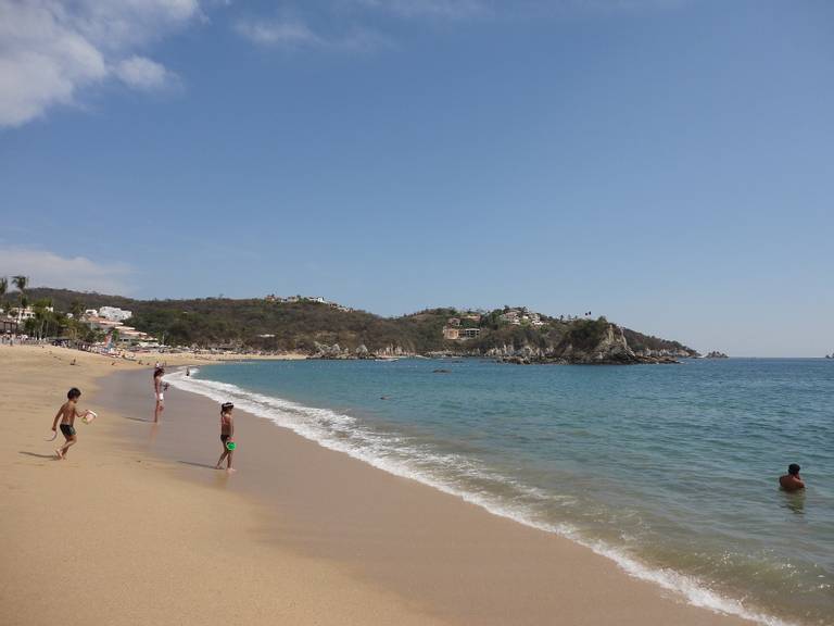 playa-tangolunda-tangolunda-oaxaca beach