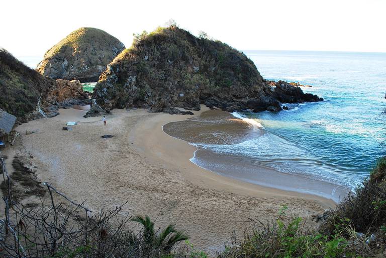 playa-zipolite-el-radar-oaxaca beach