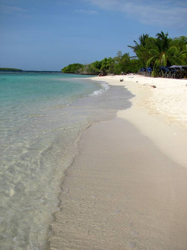 playa-azul-mayaguez beach