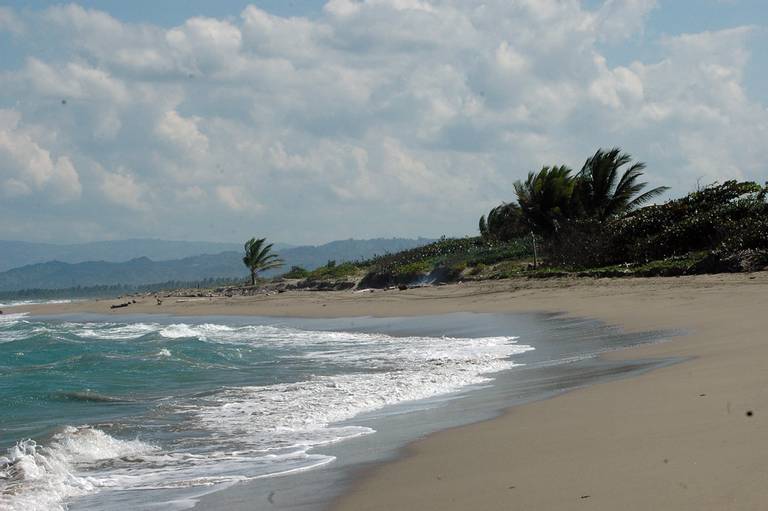 playa-cabarete-cabarete-puerto-plata-province beach