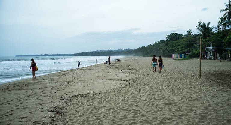 playa-cocles-cahuita-lim%C3%B3n-province beach