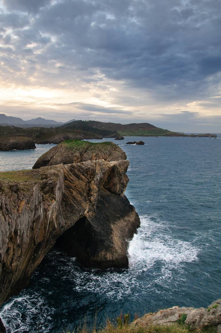 playa-de-troenzo-llanes-asturias beach