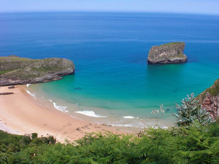 playa-de-ballota-tablizo-asturias beach