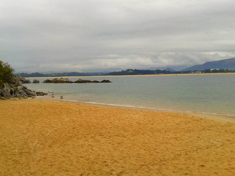 playa-de-bikinis-santander-cantabria beach