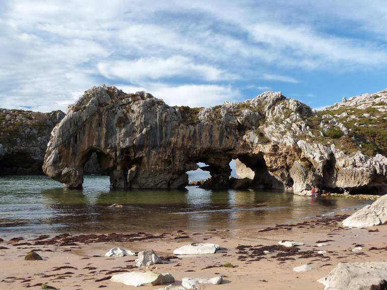 playa-de-cueva-cueva-asturias beach