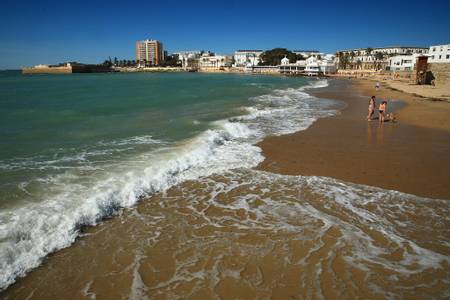 playa-de-la-caleta-v%C3%A9lez-m%C3%A1laga-andalusia beach