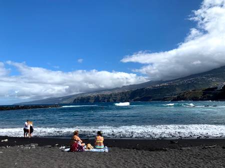 playa-de-martianez-santa-cruz-de-tenerife beach