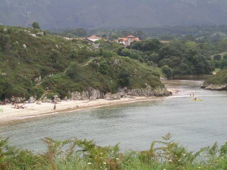 playa-de-poo-po-asturias beach