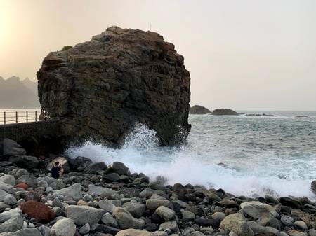 playa-del-roque-de-las-bodegas-santa-cruz-de-tenerife beach