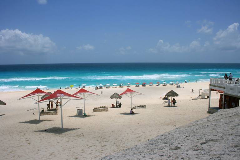 playa-delfines-cancun-quintana-roo beach