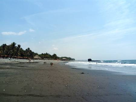 playa-el-tunco-el-tunco-departamento-de-la-libertad beach