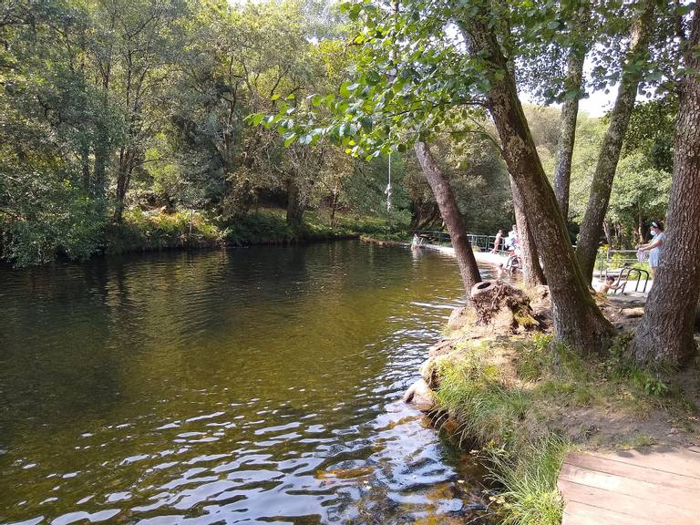 playa-fluvial-teiguin-galicia beach