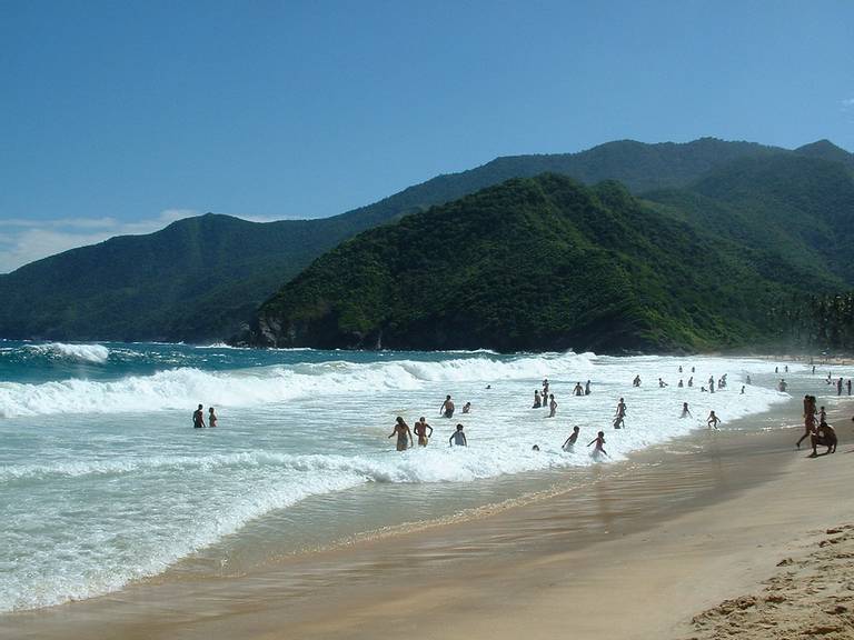 playa-grande-choroni-aragua beach