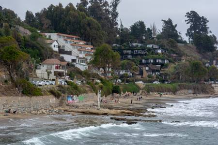 playa-negra-conc%C3%B3n-valparaiso-region beach