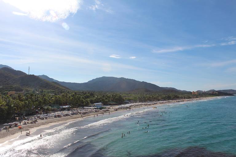 playa-parguito-antolin-del-campo-nueva-esparta beach