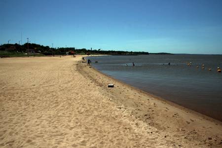 playa-san-isidro-encarnaci%C3%B3n-itap%C3%BAa beach