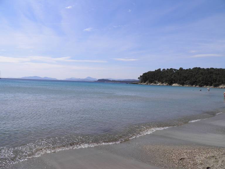 plage-de-cabasson-bormes-les-mimosas-provence-alpes-c%C3%B4te-dazur beach