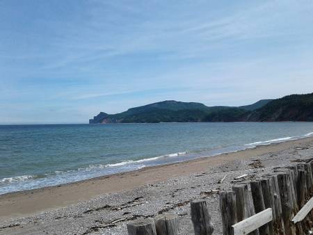 plage-de-coin-du-banc-perc%C3%A9-quebec beach