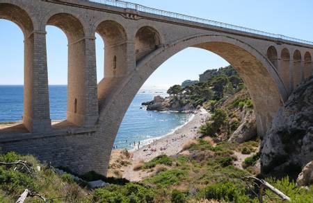 plage-de-la-calanque-des-eaux-sal%C3%A9es-carry-le-rouet-provence-alpes-c%C3%B4te-dazur beach