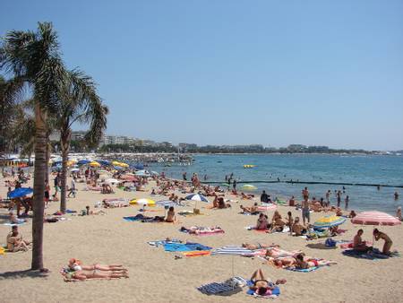 plage-de-la-croisette-sainte-maxime-provence-alpes-c%C3%B4te-dazur beach