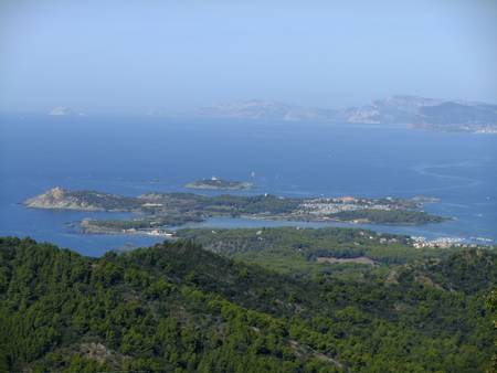 plage-de-la-gabrielle-six-fours-les-plages-provence-alpes-c%C3%B4te-dazur beach