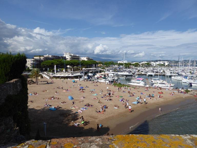 plage-de-la-raguette-mandelieu-la-napoule-provence-alpes-c%C3%B4te-dazur beach