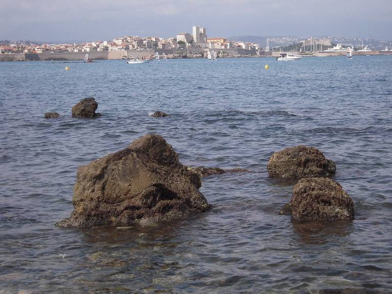 plage-de-la-salis-antibes-provence-alpes-c%C3%B4te-dazur beach