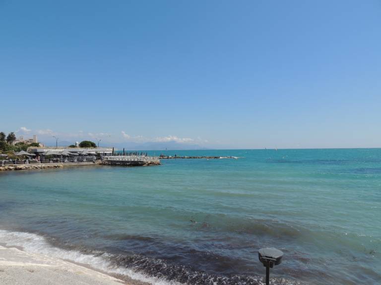 plage-de-ponteil-antibes-provence-alpes-c%C3%B4te-dazur beach