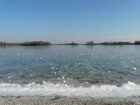 plage-des-eaux-bleues-vaulx-en-velin-auvergne-rh%C3%B4ne-alpes beach