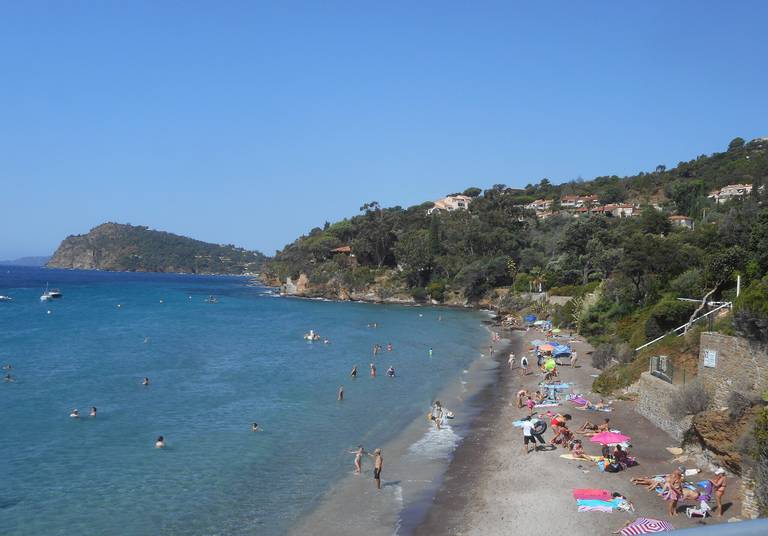 plage-du-canadel-rayol-canadel-sur-mer-provence-alpes-c%C3%B4te-dazur beach