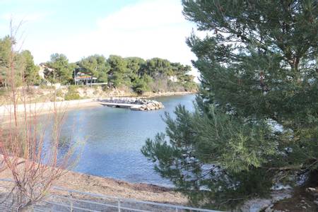 plage-du-cap-rousset-carry-le-rouet-provence-alpes-c%C3%B4te-dazur beach