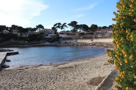 plage-du-cap-rousset-carry-le-rouet-provence-alpes-c%C3%B4te-dazur beach