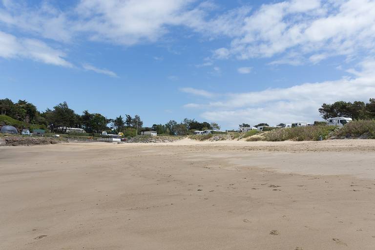 plage-du-port-blanc-dinard beach