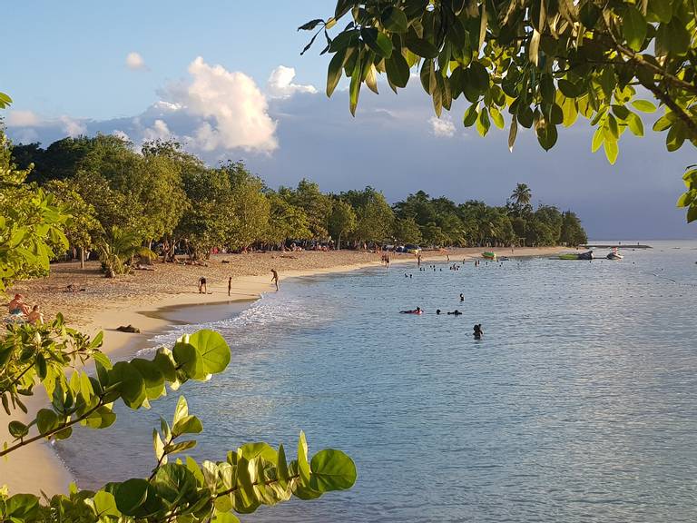 plage-du-souffleur-port-louis beach