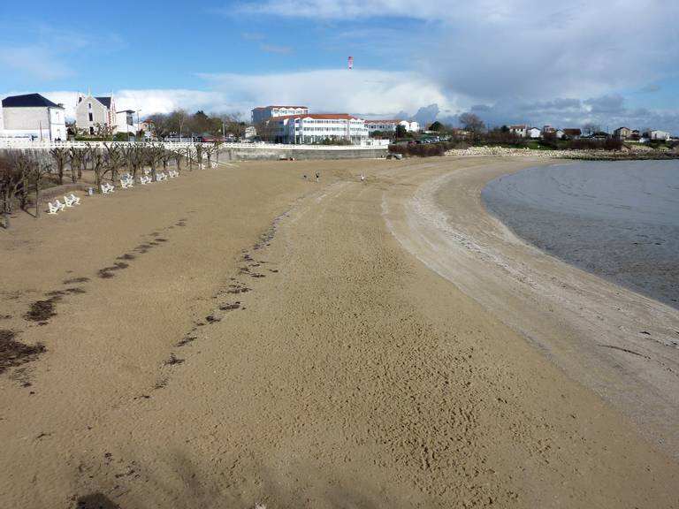 plage-sud-fouras-nouvelle-aquitaine beach