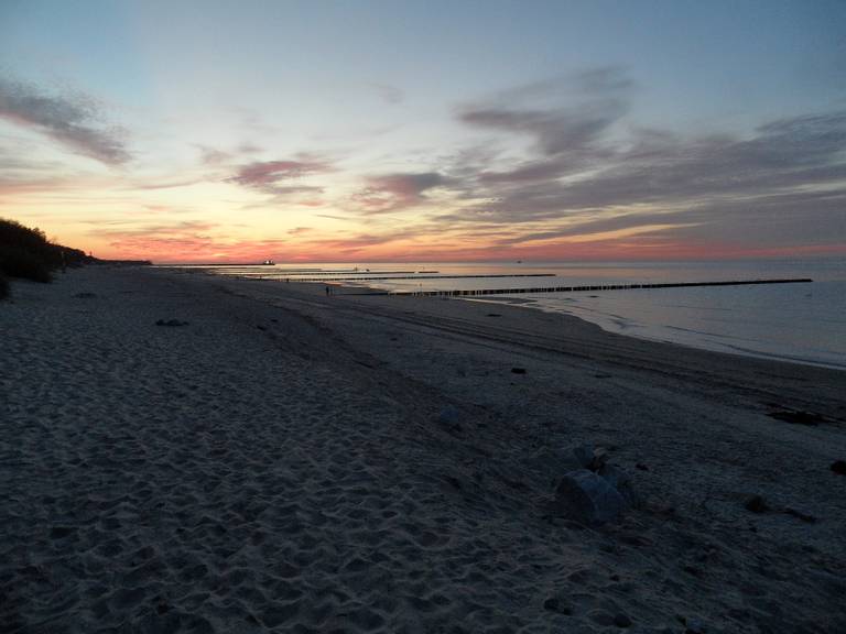 pla%C5%BCa-wschodnia-ustka-pomeranian-voivodeship beach