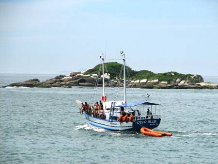 praia-costa-azul-rio-das-ostras-rio-de-janeiro beach