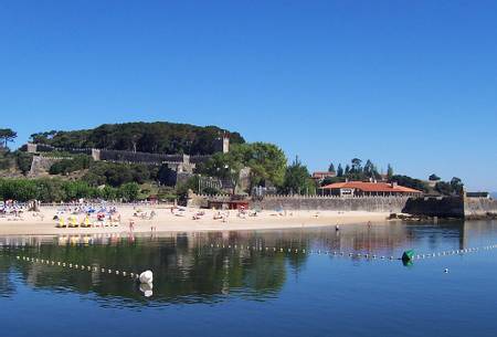 praia-da-ribeira-da-raposeira-vilanova-de-arousa-galicia beach