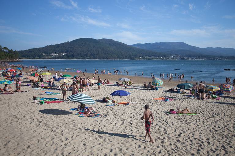 praia-de-testal-insuela-galicia beach