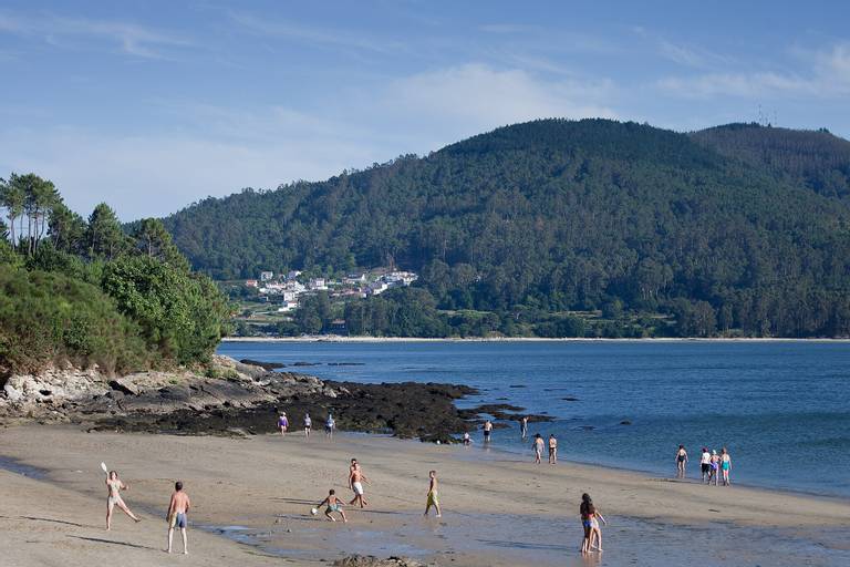 praia-de-testal-insuela-galicia beach