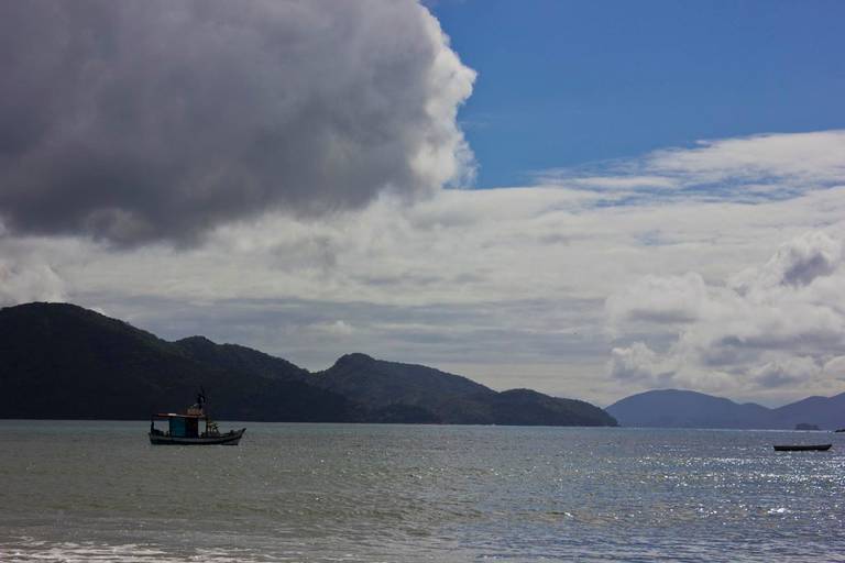 praia-de-maranduba-ubatuba-state-of-sao-paulo beach