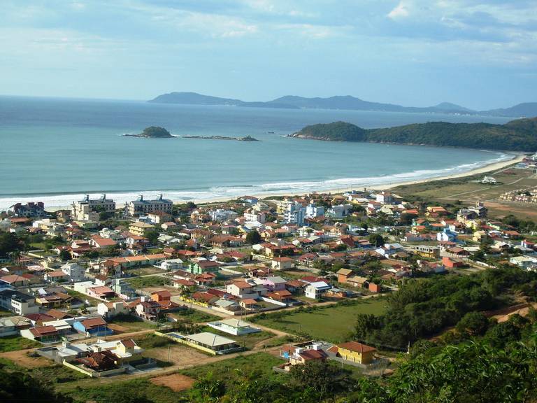 praia-de-palmas-governador-celso-ramos-santa-catarina beach