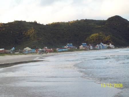 praia-de-palmas-governador-celso-ramos-santa-catarina beach