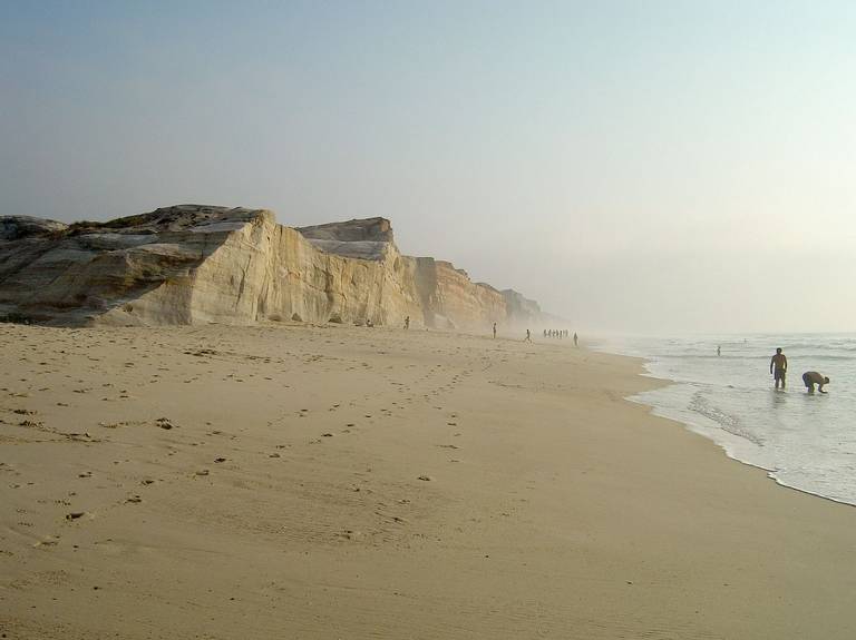 praia-do-rei-corti%C3%A7o-%C3%B3bidos-centro beach