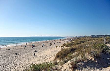 praia-do-rei-costa-da-caparica-%C3%A1rea-metropolitana-de-lisboa beach