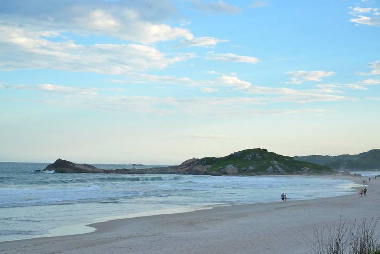 praia-do-silveira-garopaba-santa-catarina beach